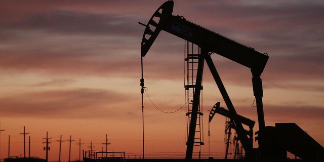 Прогноз: нефть поддержат